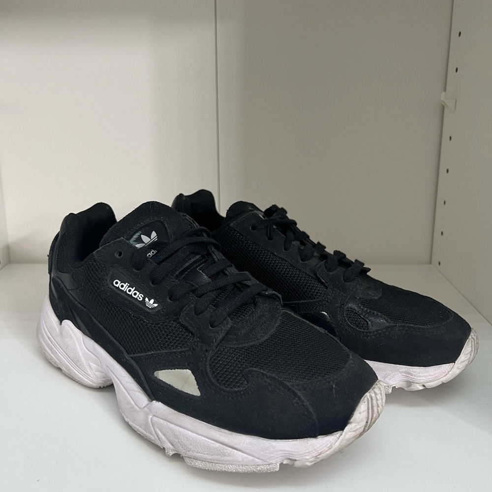 Adidas Falcon